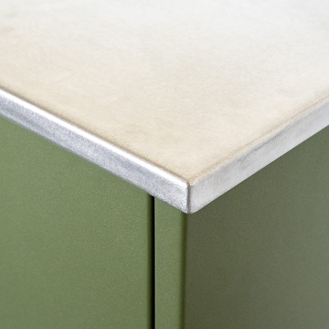 Grand choix de couleur pour les joues et façades d’une cuisine extérieure ASPIC.