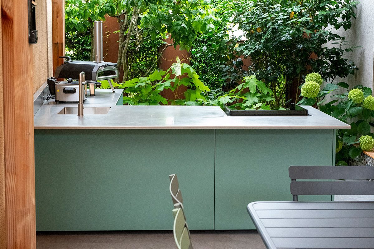 Cuisine extérieure specifique ASPIC configuration en L, cuisine d'été ASPIC haut de gamme.