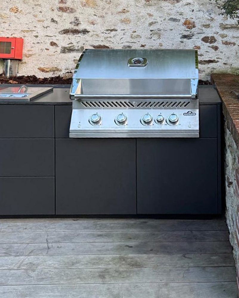 Intégration d'un barbecue Napoléon dans nos cuisine d'été ASPIC